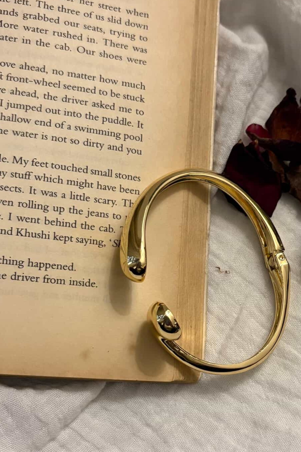 Elegant Gold-Style Rounded Open Cuff Bangle - Image 2