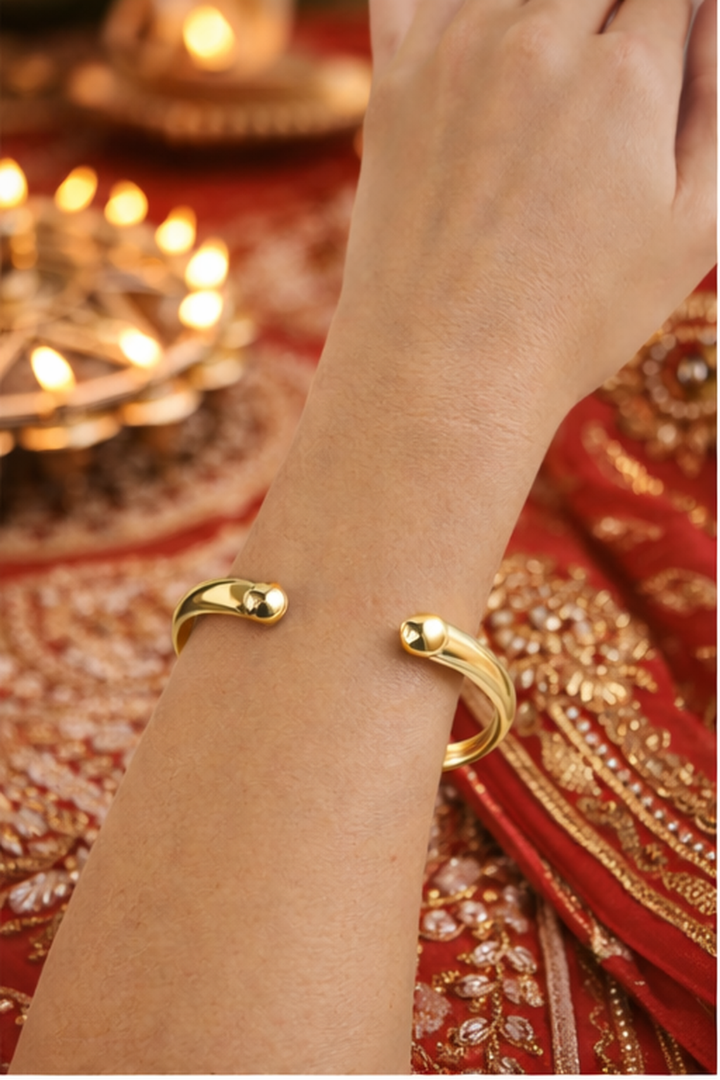 Elegant Gold-Style Rounded Open Cuff Bangle - Image 3